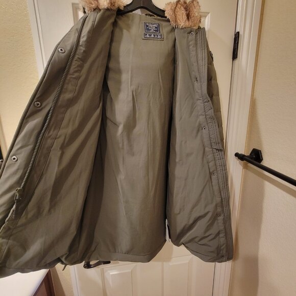 Abercrombie & Fitch Long Puffer Jacket - Picture 12 of 16